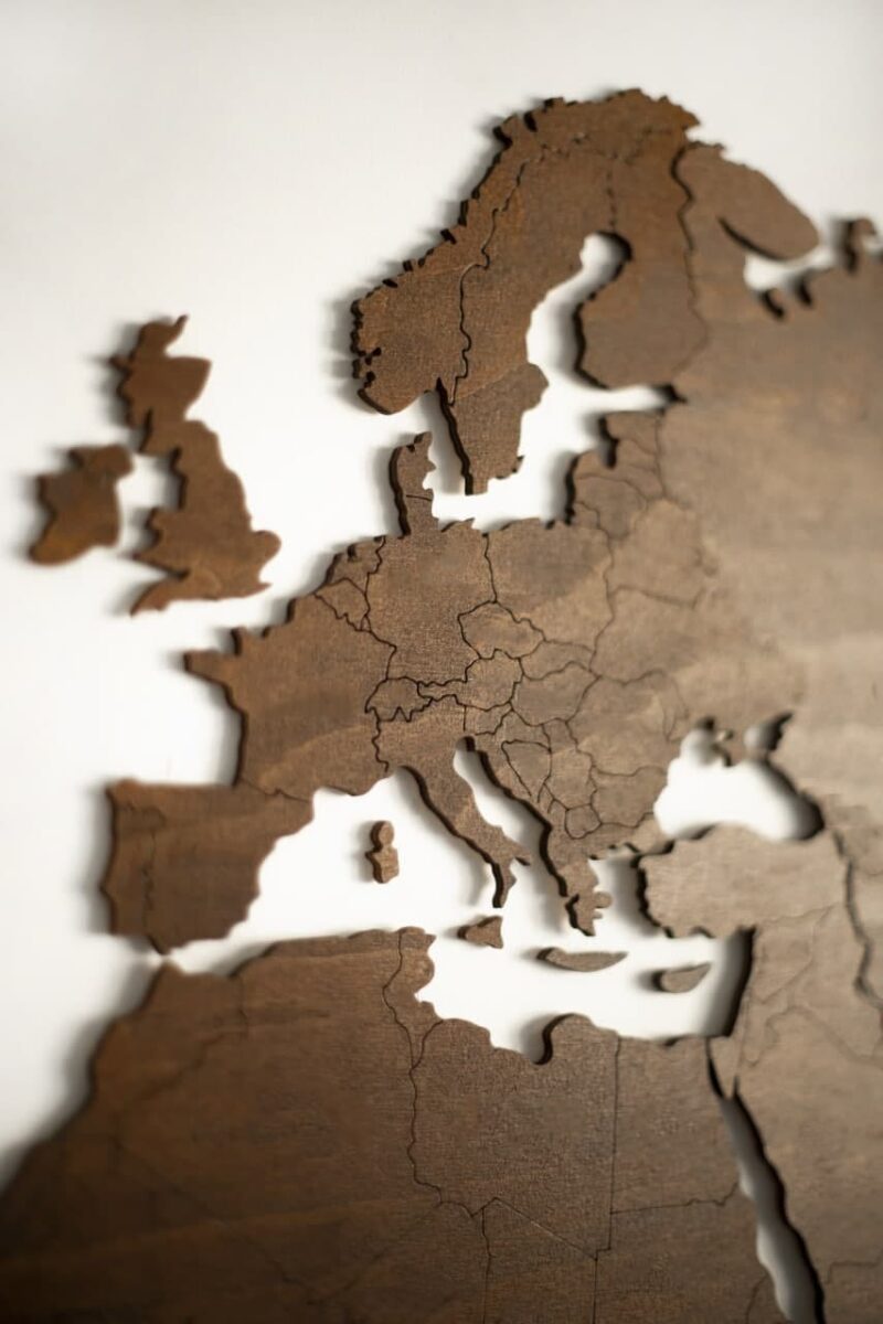 Wooden World Map – “Blank Walnut” without country names - Image 2